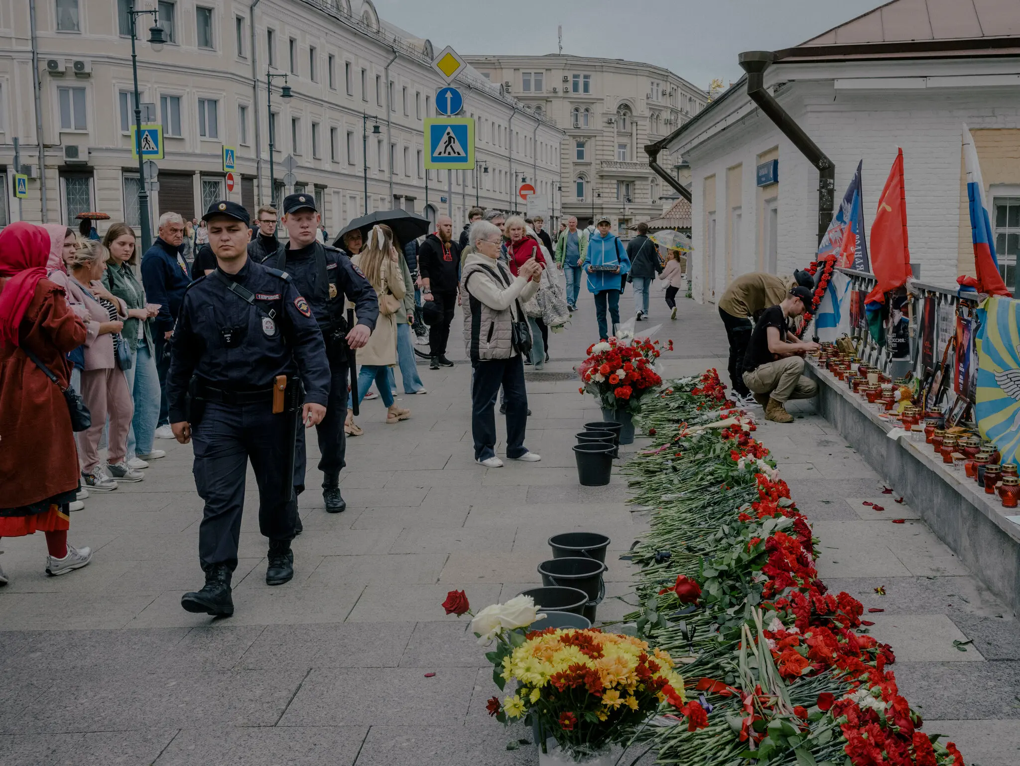 Цими вихідними поліцейські патрулювали меморіал.